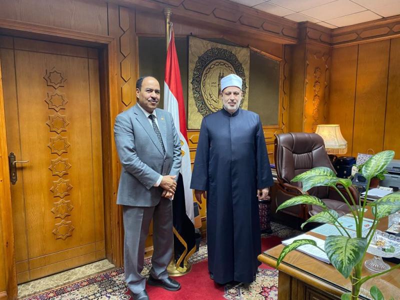 النائب أحمد قورة و الدكتور محمد الضوينى وكيل الازهر الشريف 