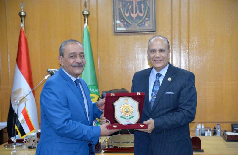 محافظ الإسماعيلية يستقبل الأمين العام لهيئة قضايا الدولة