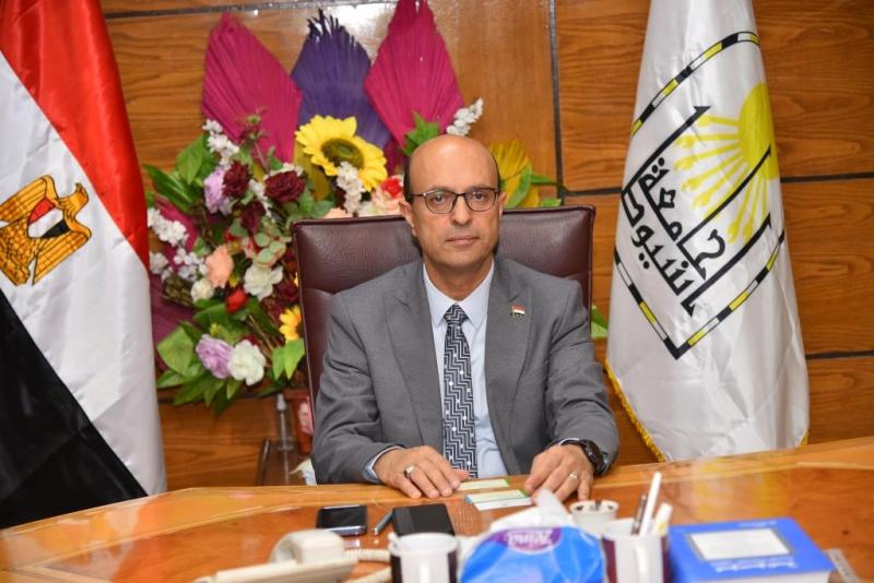 رئيس جامعة أسيوط 