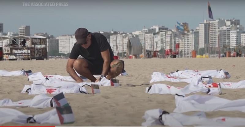 برازيليون يحتجون على مجازر الاحتلال ضد أطفال فلسطين