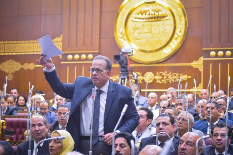 طارق عبد العزيز