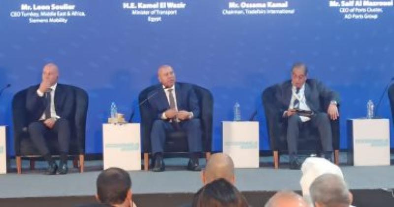 وزير النقل خلال مشاركته بمعرض النقل الذكى