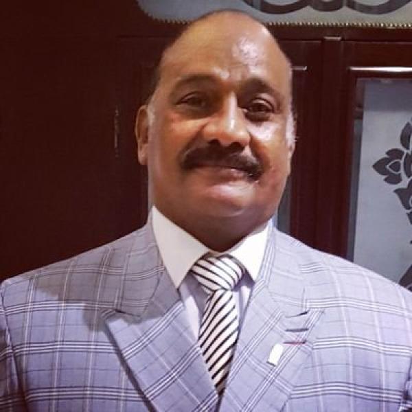 اللواء سيد السلال أمين حزب الحركة الوطنية بالقاهرة