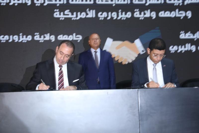وزير النقل يشهد توقيع برتوكول تعاون ومذكرة تفاهم في مجال تطوير الموانئ 