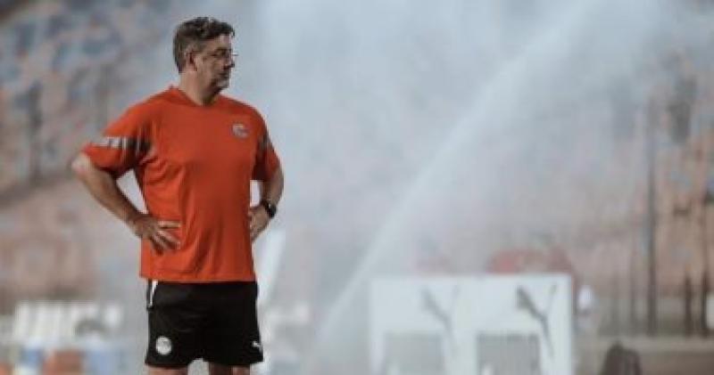 فيتوريا المدير الفني للمنتخب الوطني