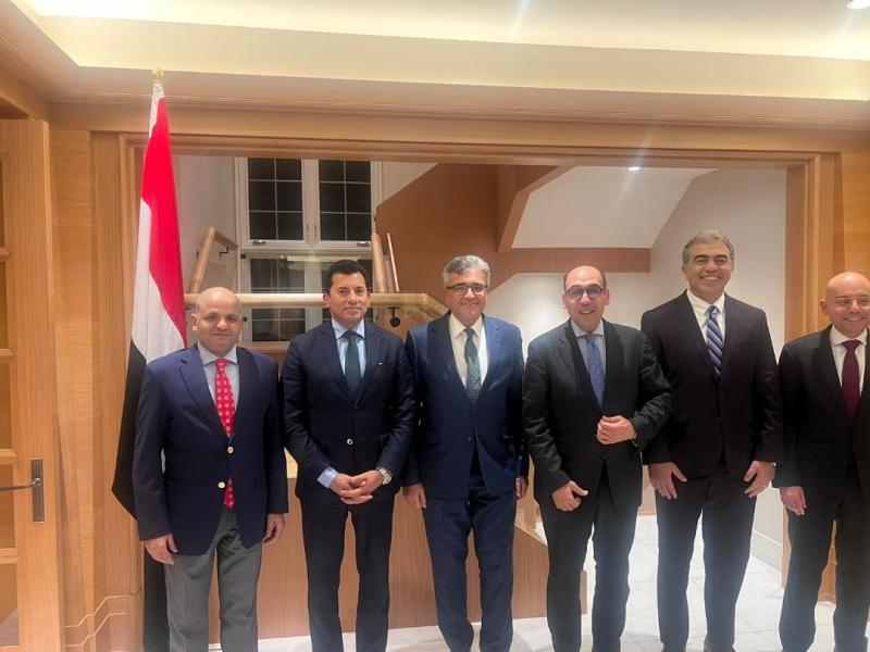 وزير الشباب والرياضة والقنصل العام في مونتريال 