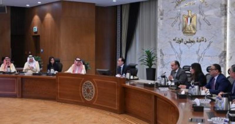 خلال الاجتماع