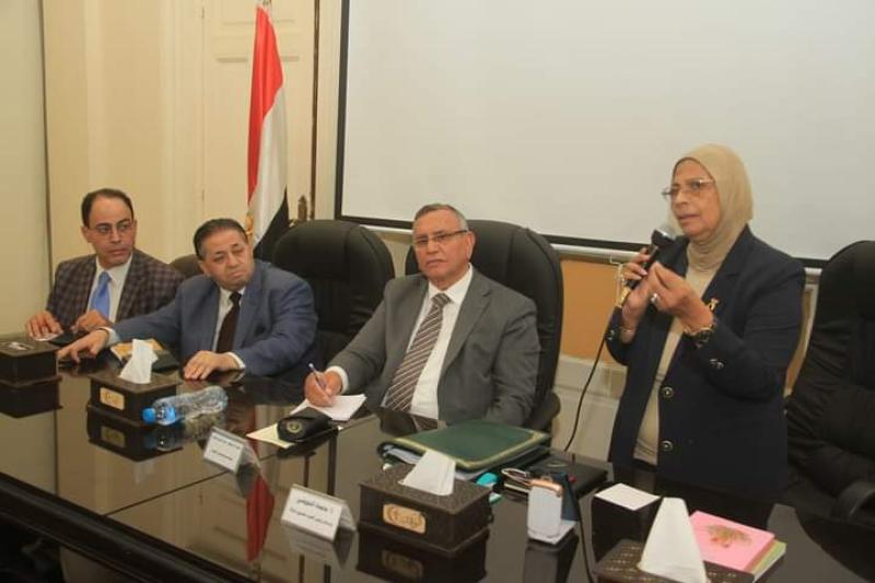 عبد السند يمامة أثناء حضور الندوة 