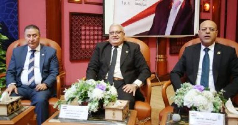 محمد جبران رئيس اتحاد العمل وهشام المهيرى