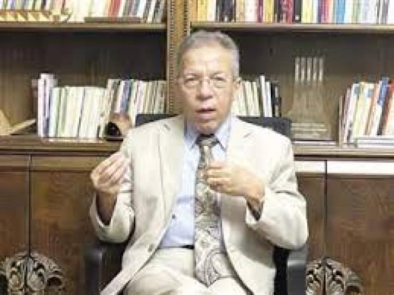 الدكتور أسامة عبد الحى نقيب الأطباء