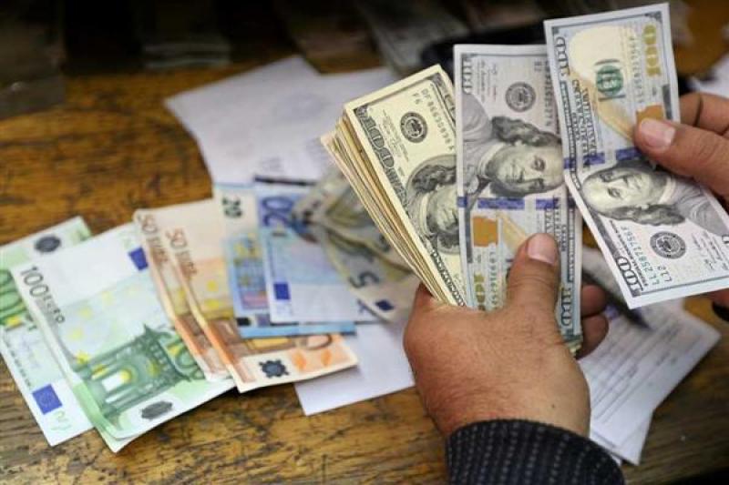 البنوك تتوسع بقوة في طرح الشهادات الادخارية بالعملات الأجنبية