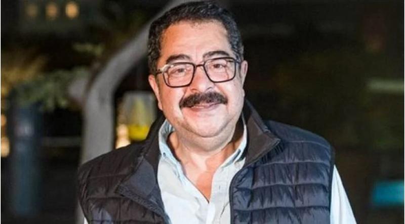 الفنان   طارق عبد العزيز 
