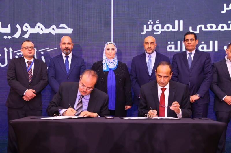 جانب من توقيع البرتوكول