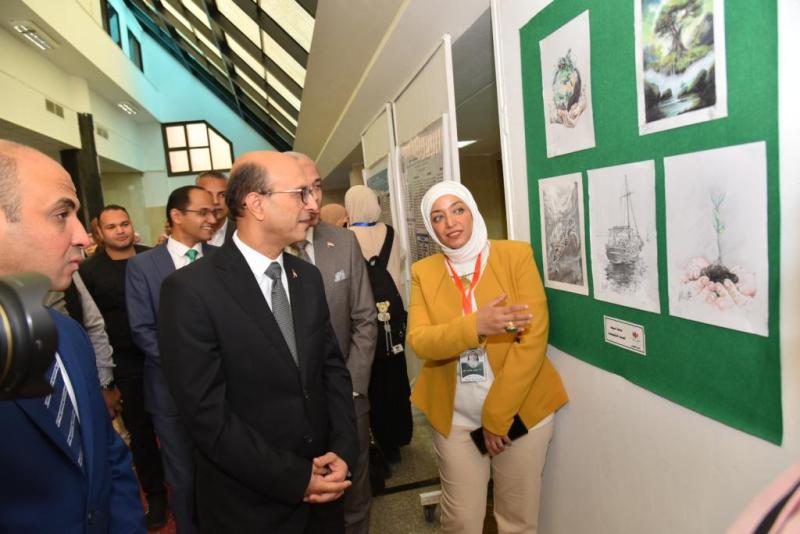 رئيس جامعة أسيوط 