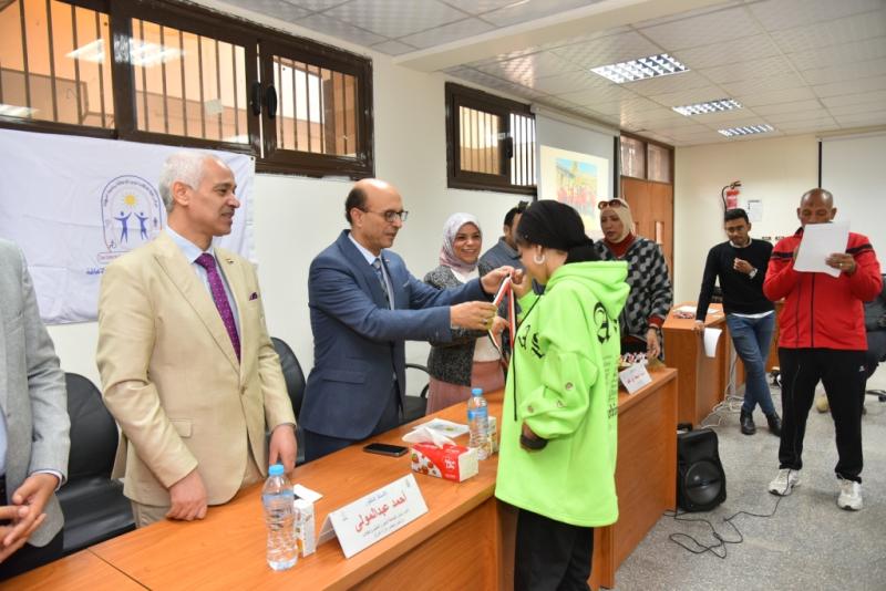 رئيس جامعة أسيوط 