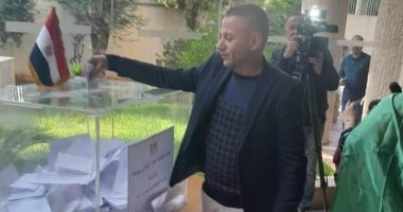 توافد أبناء الجالية المصرية بلبنان للتصويت بالانتخابات الرئاسية