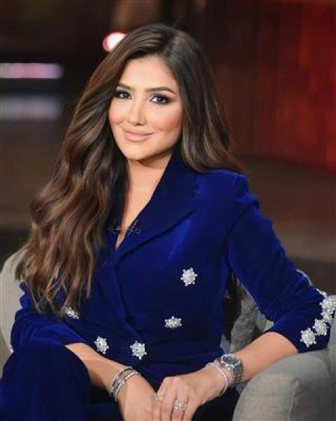 الفنانة مي عمر