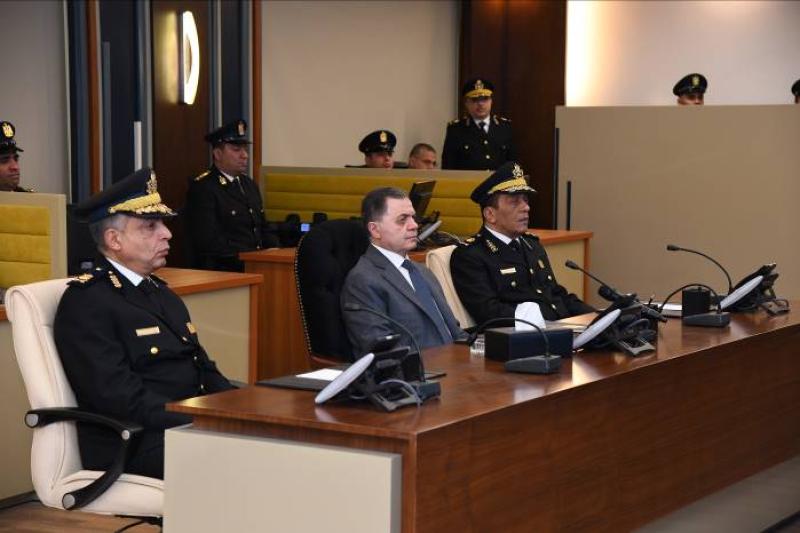 وزير الداخلية يتابع   الإنتخابية الرئاسية  من غرفة العمليات
