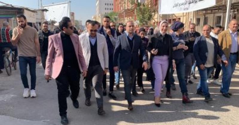 رئيس هيئة الرعاية الصحية بمحافظات القناة يدلى بصوته