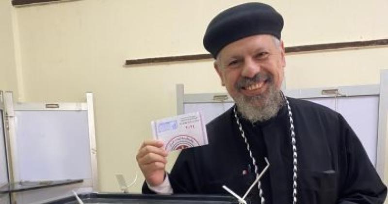 كاهن كنيسة مارجرجس ببورسعيد يدلى بصوته