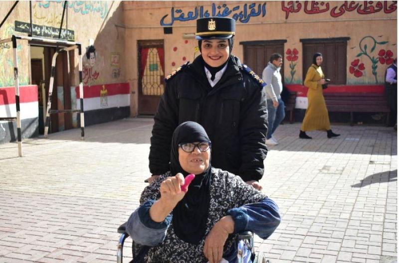 وزارة الداخلية ومساعدة كبار السن