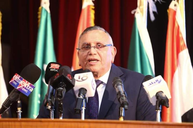 د. عبد السند يمامة 