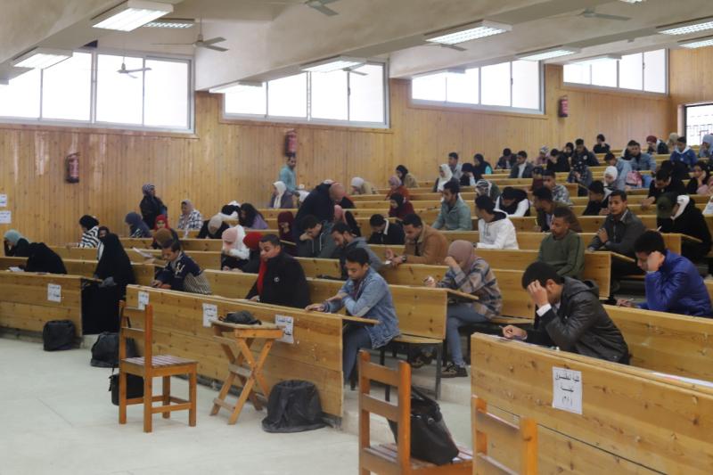 امتحانات التيرم الاول 