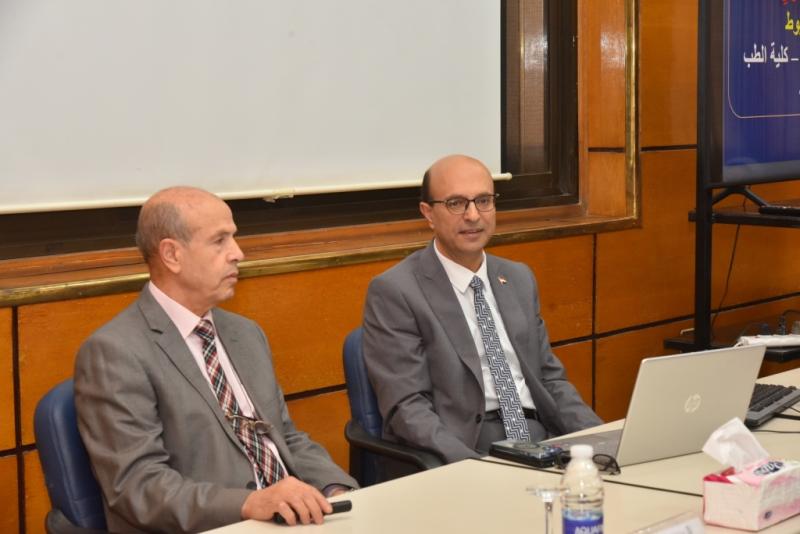 رئيس جامعة أسيوط 
