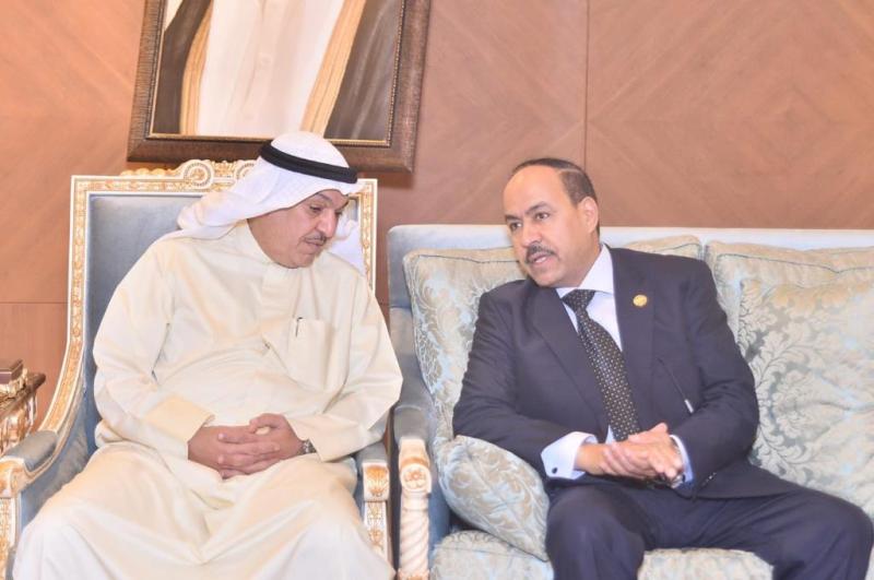 النائب أحمد قورة و السفير  الكويتى غانم صقرالغانم،