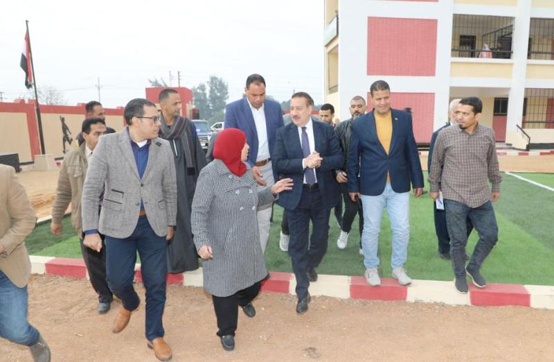 محافظ المنوفية يتفقد المبنى الجديد بمدرسة بره العجوز