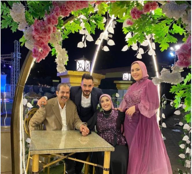 العروس  ووالد ووالدة العريس