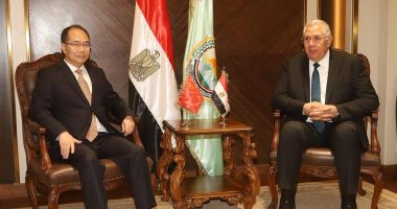 وزير الزراعة يستقبل نائب حاكم مقاطعة سيتشوان الصينية