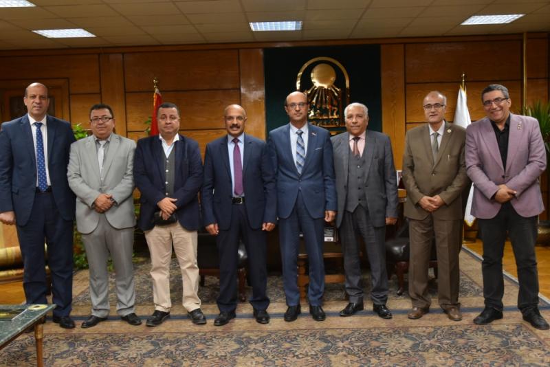 رئيس جامعة أسيوط 