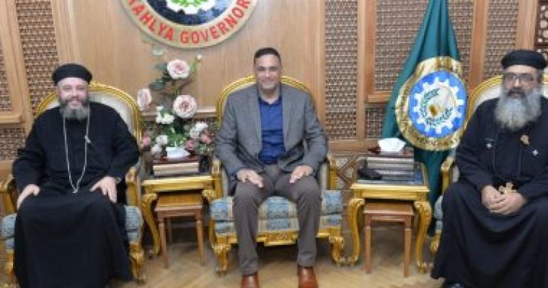 الدكتور أيمن مختار محافظ الدقهلية