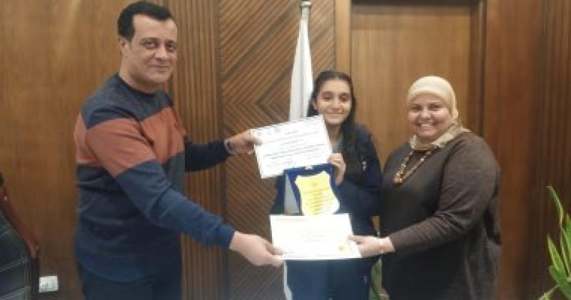 تكريم الطالبة مارولا أمير نادر