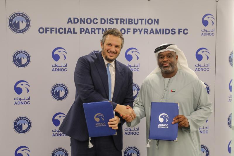 المهندس ممدوح عيد رئيس نادي بيراميدز  خلال توقيع الشراكة 