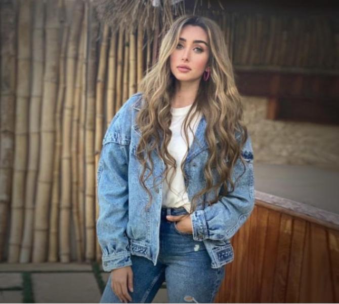 هنا الزاهد