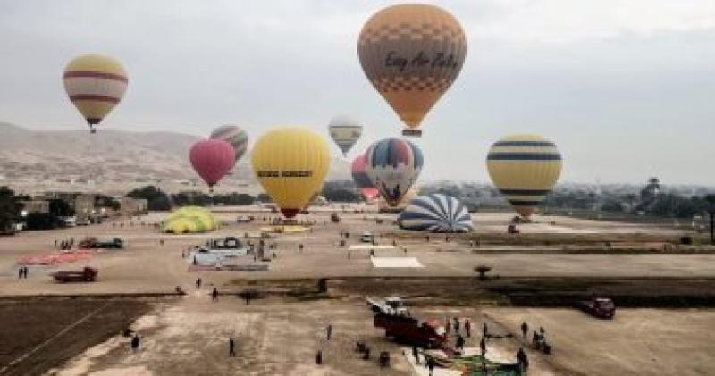  البالون الطائر