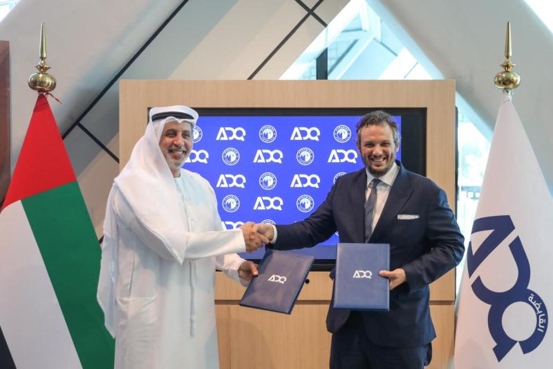 المهندس ممدوح عيد رئيس نادي بيراميدز  خلال تبادل اتفاقية  الشراكة التجارية 