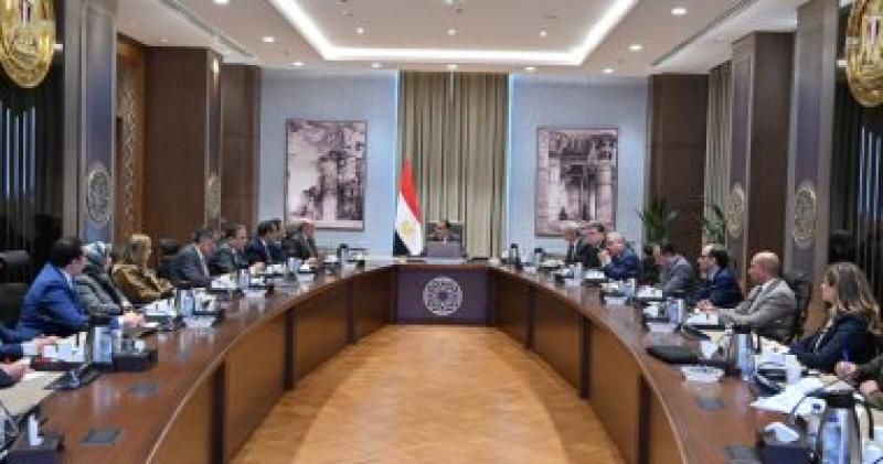 خلال الاجتماع