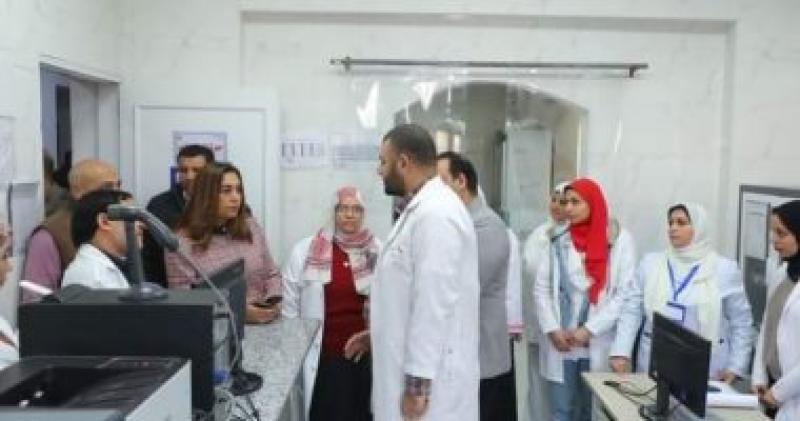 جولة محافظ دمياط بمستشفيات المحافظة