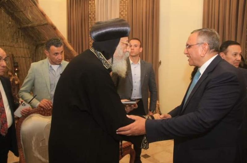 جانب من التهنئة