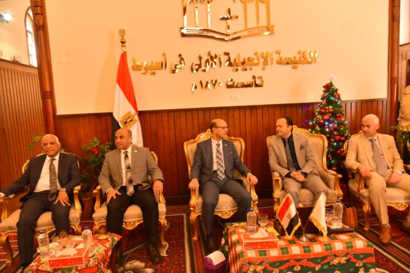 رئيس جامعة أسيوط 