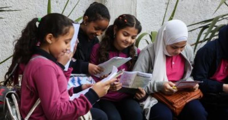 طلاب صفوف النقل