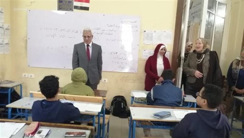أيمن موسى وكيل وزارة التربية والتعليم والتعليم الفني بمحافظة القاهر