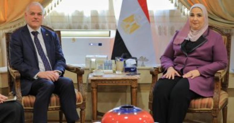 وزيرة التضامن الاجتماعي و سفير استراليا بالقاهرة