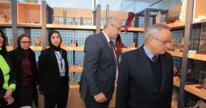 مكتبة الإسكندرية تفتتح منفذا جديدا لبيع الهدايا
