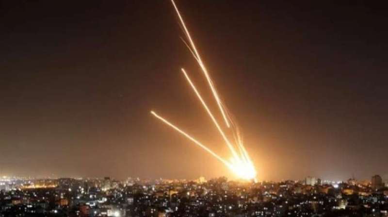 رشقة صاروخية