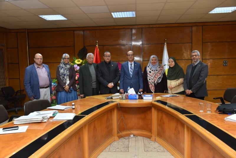 رئيس جامعة أسيوط 