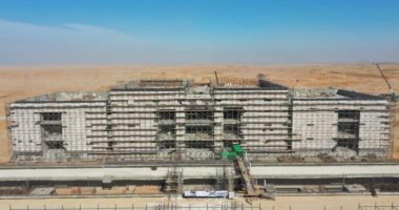محطة حدائق أكتوبر بالخط الأول للقطار السريع